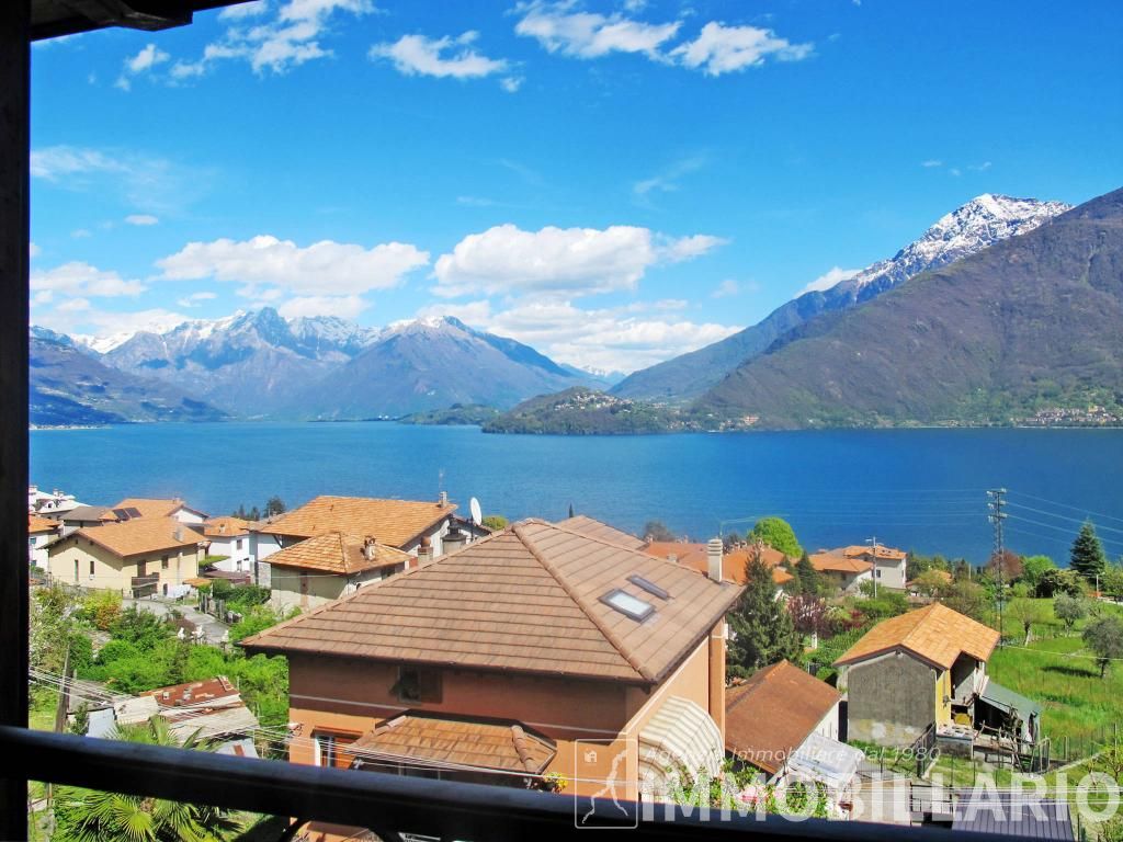 In collina appartamento con vista lago Musso 1